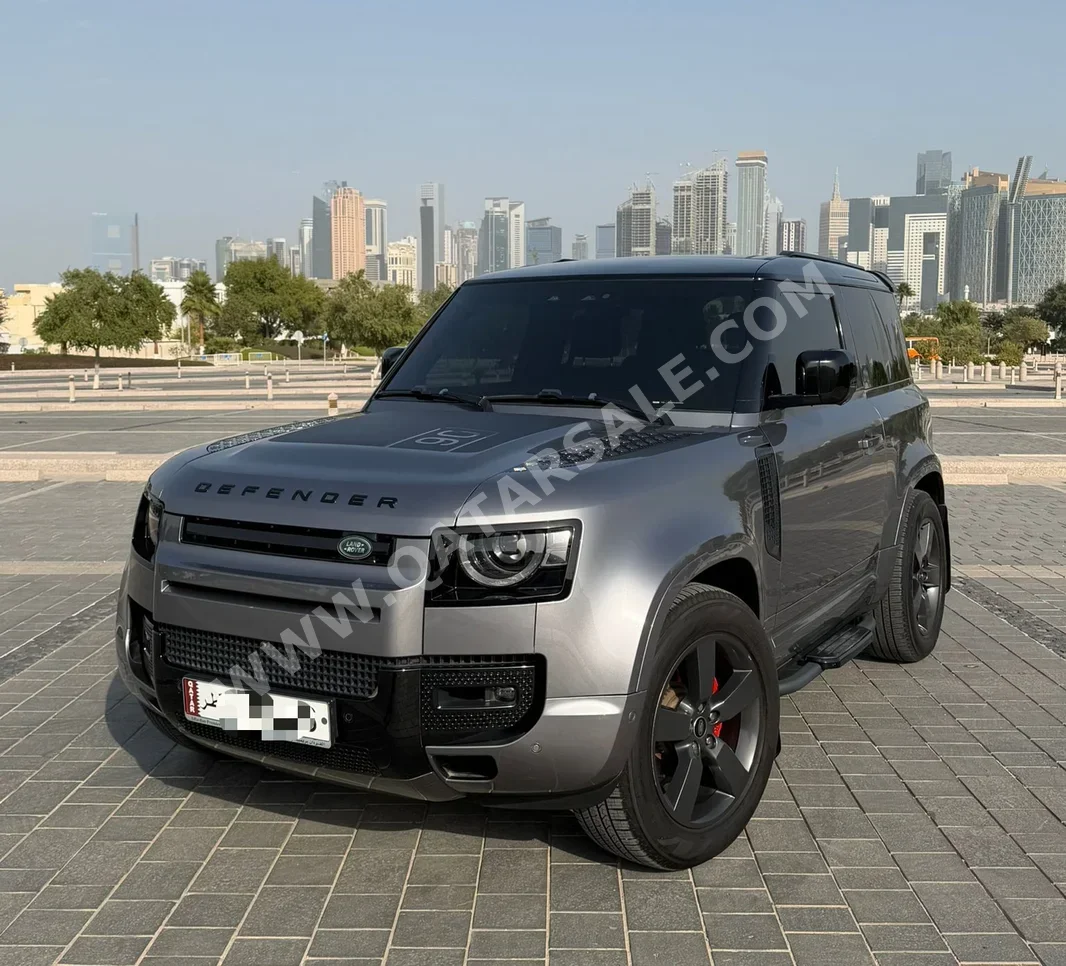 Land Rover  Defender  90 HSE  2021  Automatic  105,000 Km  6 Cylinder  Four Wheel Drive (4WD)  SUV  Gray  With Warranty