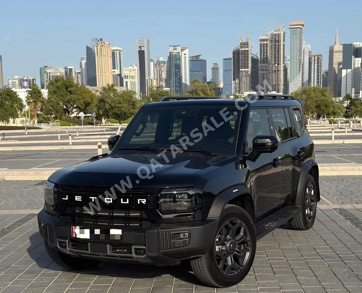 Jetour  T2  2025  Automatic  37,000 Km  4 Cylinder  Four Wheel Drive (4WD)  SUV  Black  With Warranty