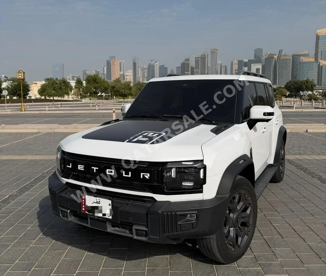 Jetour  T2  2025  Automatic  26,000 Km  4 Cylinder  Four Wheel Drive (4WD)  SUV  White  With Warranty
