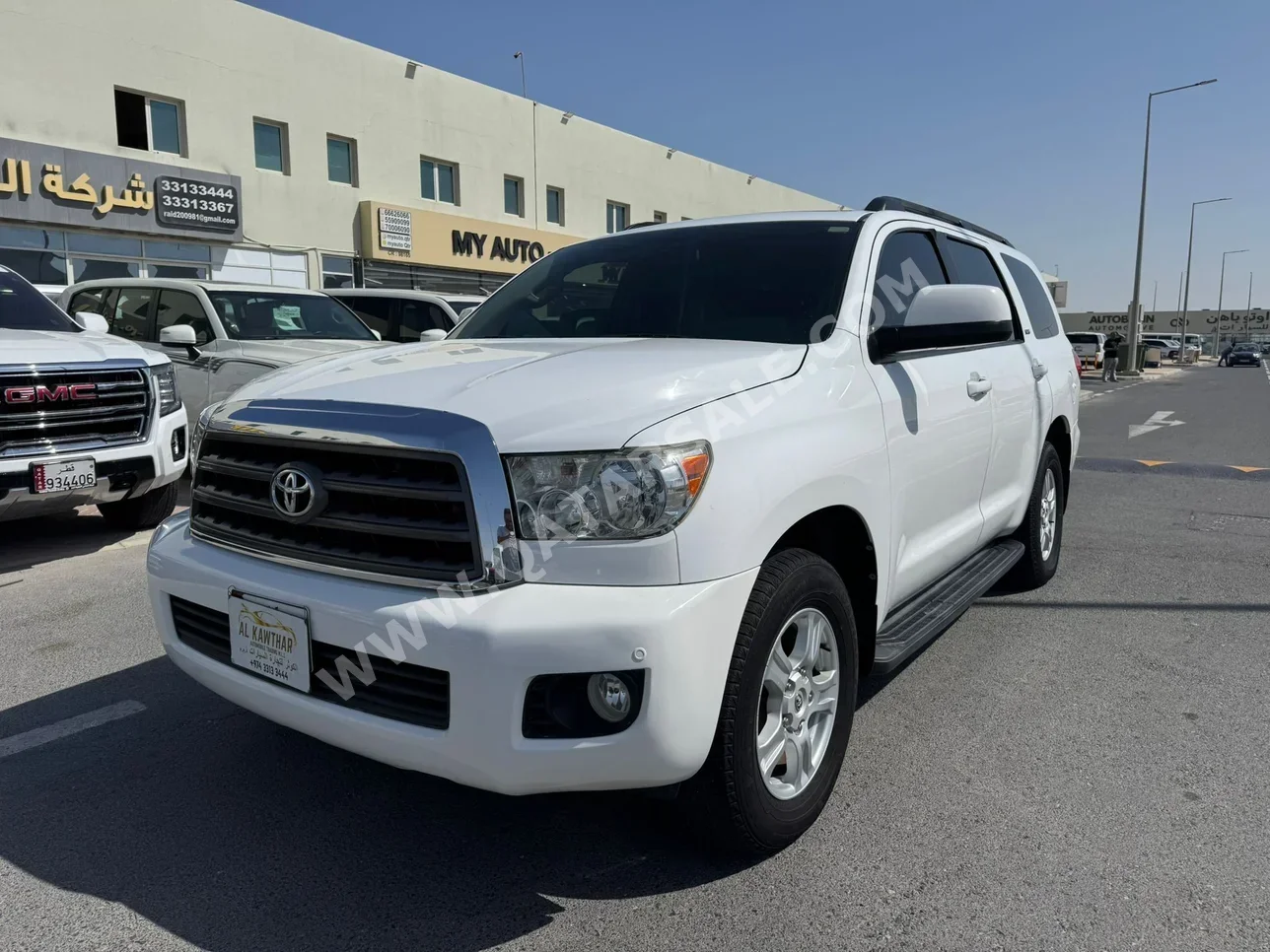 Toyota  Sequoia  SR5  2013  Automatic  175,000 Km  8 Cylinder  Four Wheel Drive (4WD)  SUV  White