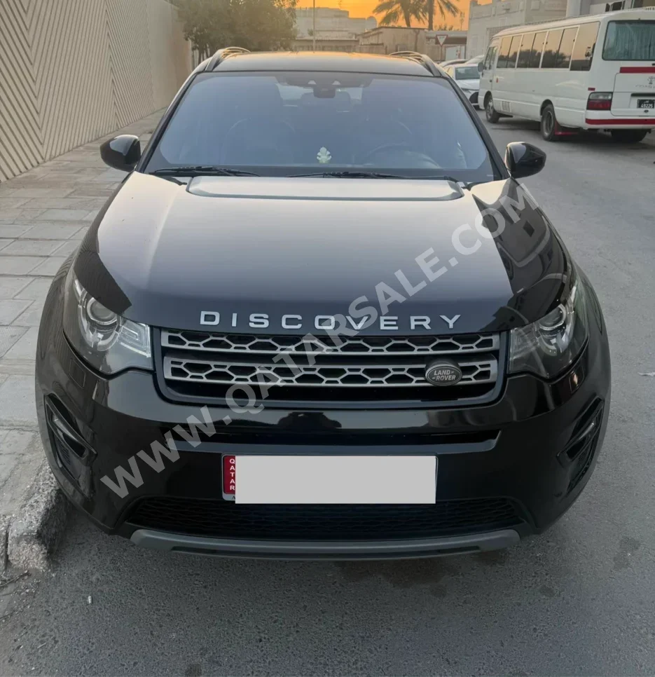 لاند روفر ديسكفري سبورت 2015 اوتوماتيك 93,000 كم 4 سلندر دفع كلي مستمر اس يو في أسود