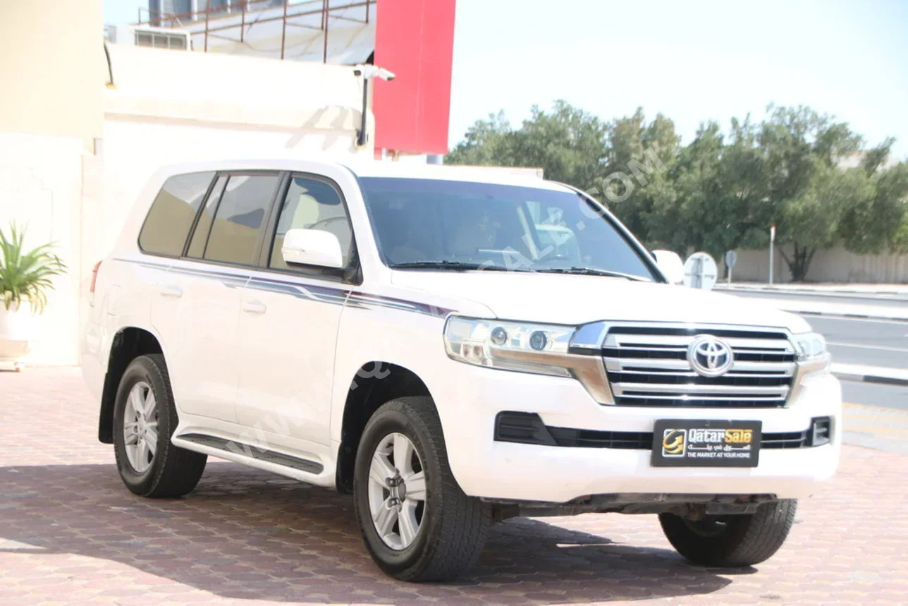 تويوتا  لاند كروزر  جي اكس ار  2019  اوتوماتيك  199,000 كم  6 سلندر  دفع رباعي  اس يو في  أبيض