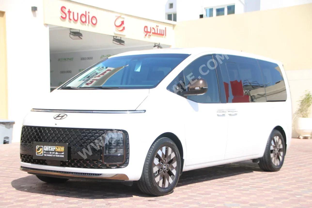 هيونداي  ستاريا  2024  اوتوماتيك  3,300 كم  6 سلندر  سحب امامي  فان \ باص  أبيض  تحت الضمان