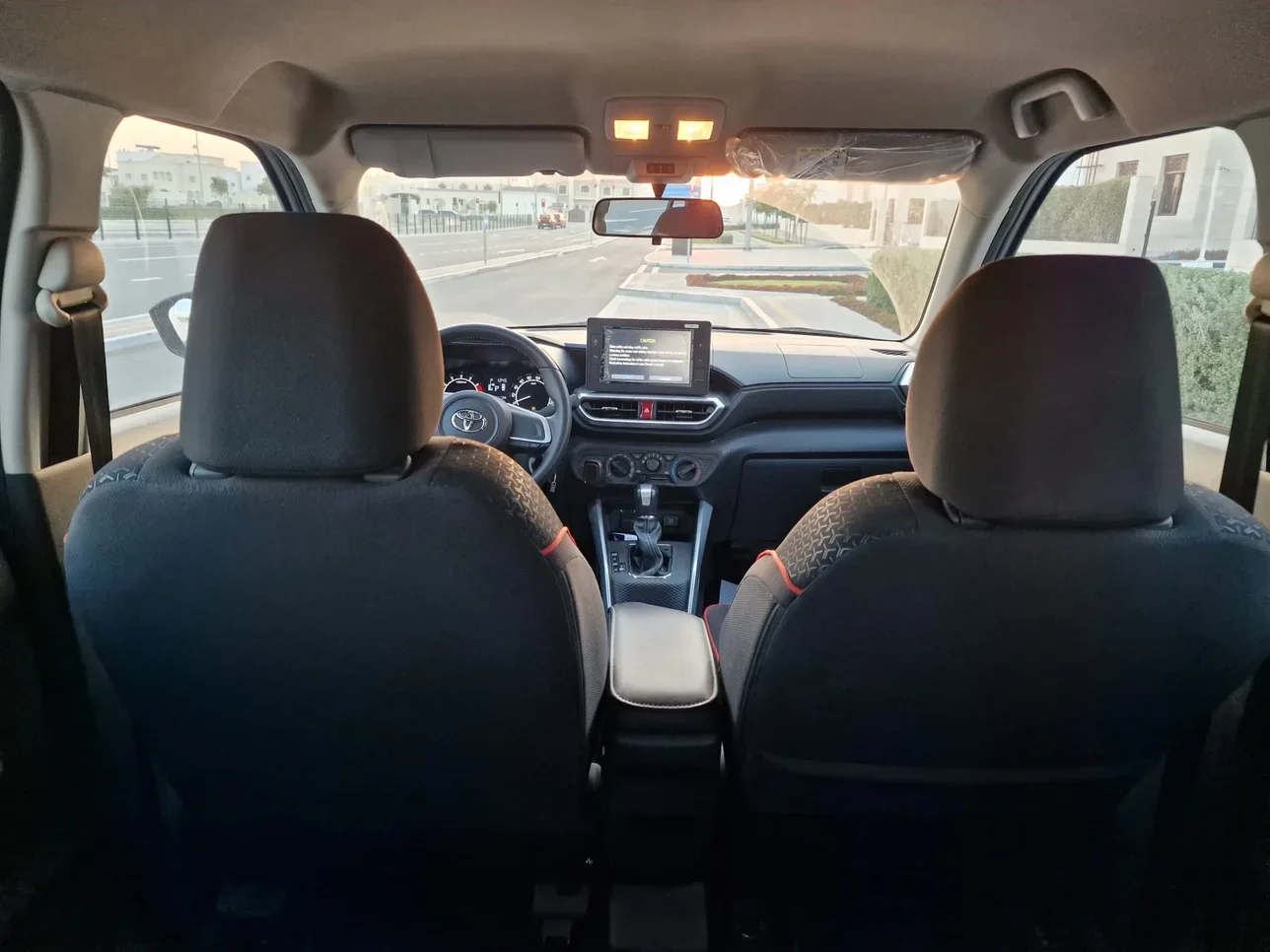 تويوتا  كامري  هايبرد  2024  اوتوماتيك  4,000 كم  4 سلندر  سحب امامي  سيدان  أسود  تحت الضمان