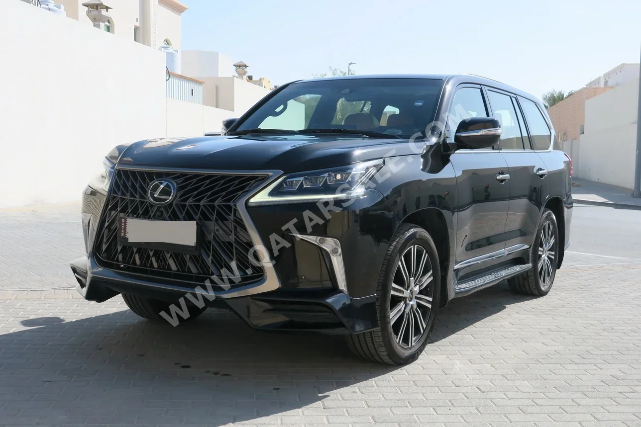 لكزس ال اكس 570 2017 اوتوماتيك 256,000 كم 8 سلندر دفع رباعي اس يو في أسود