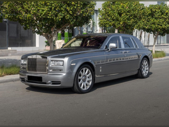 Rolls-Royce  Phantom  2015  Automatic  26,000 Km  12 Cylinder  All Wheel Drive (AWD)  Sedan  Gray