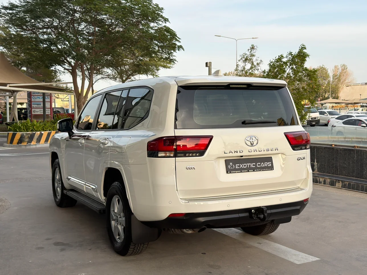 Toyota Land Cruiser GXR 2025 Automatic 4,300 Km 6 Cylinder Four Wheel Drive (4WD) SUV White With Warranty