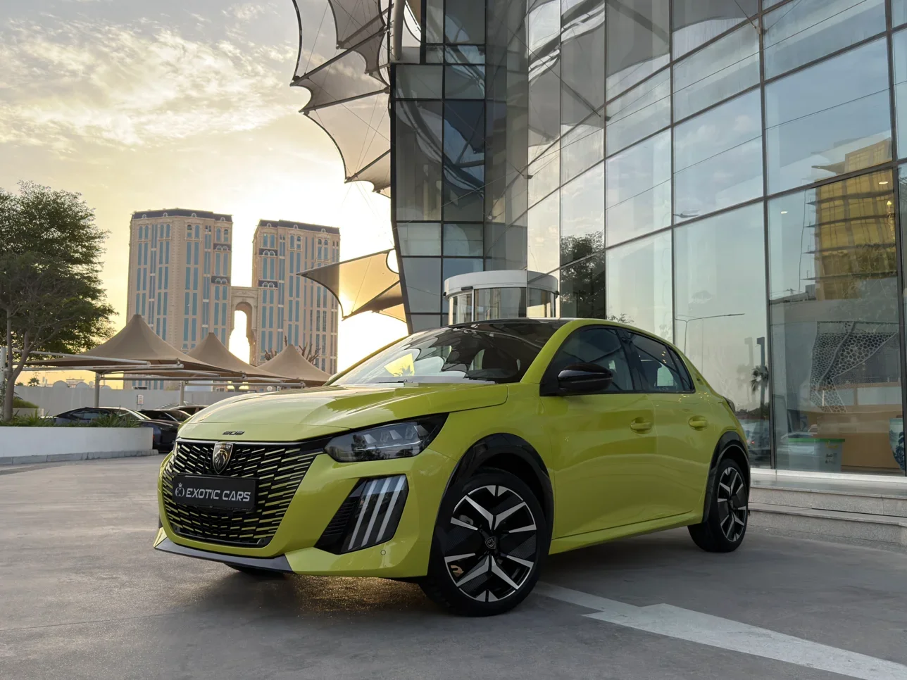 بيجو  208  جي تي لاين  2025  اوتوماتيك  6,500 كم  3 سلندر  سحب امامي  هاتشباك  أخضر  تحت الضمان