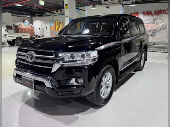 Toyota  Land Cruiser  GXR  2019  Automatic  136,000 Km  8 Cylinder  Four Wheel Drive (4WD)  SUV  Black