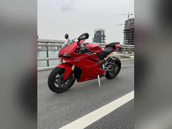 دوكاتي  دوكاتي بانجلي 1299 اس -  2017 - اللون احمر