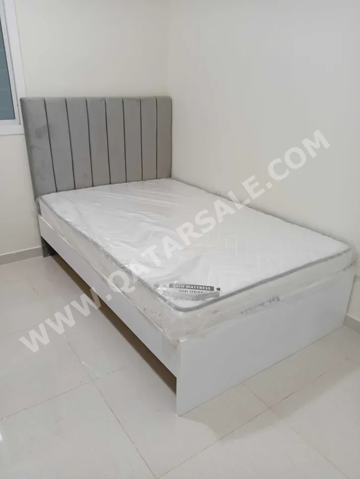 الأسّرة - فردي  - اللون الرمادي  - متضمنة المرتبة