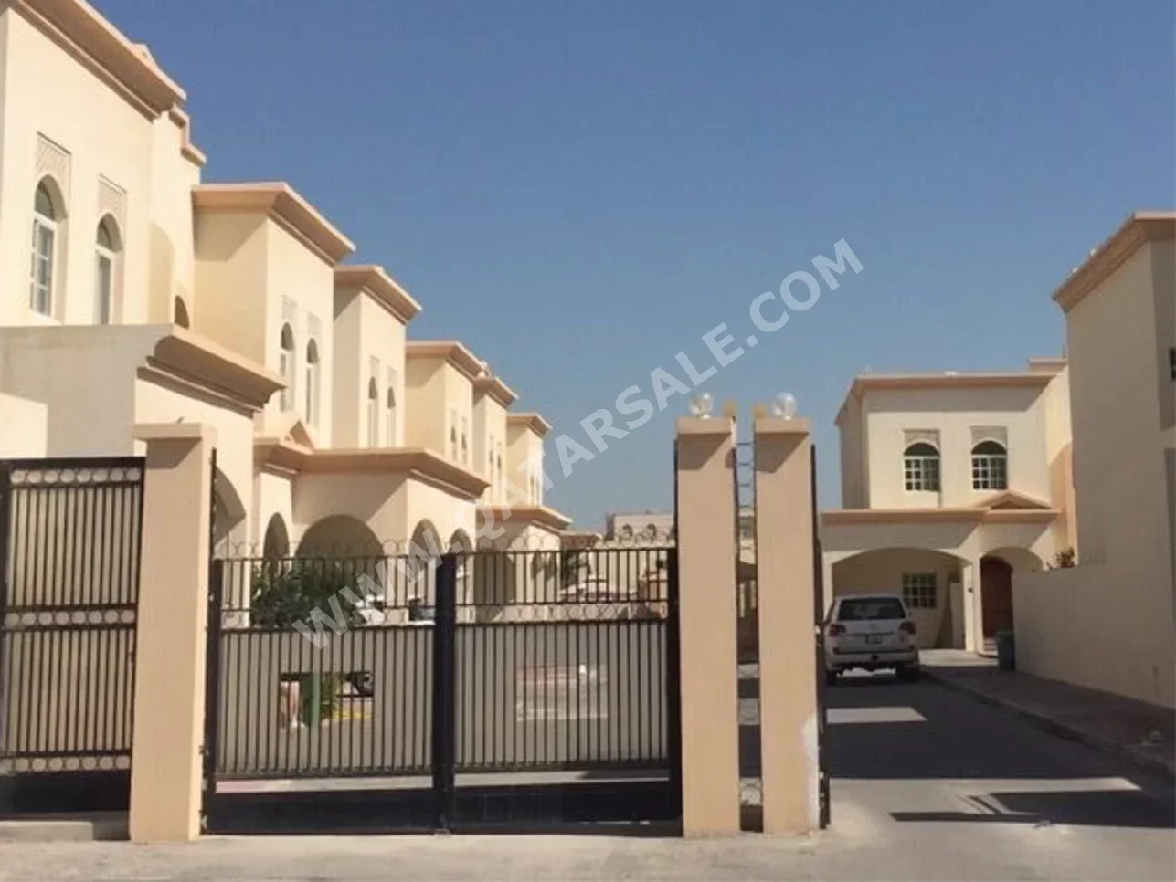 مُجَمَّع  - غير مفروشة  - الدوحة  - الدحيل  - 5 غرف نوم