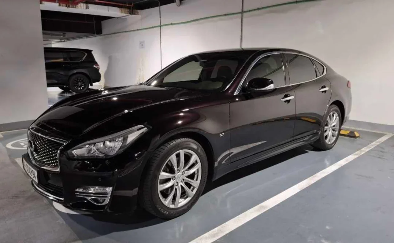 انفنيتي كيو 70 2016 اوتوماتيك 86,660 كم 6 سلندر دفع خلفي سيدان أسود