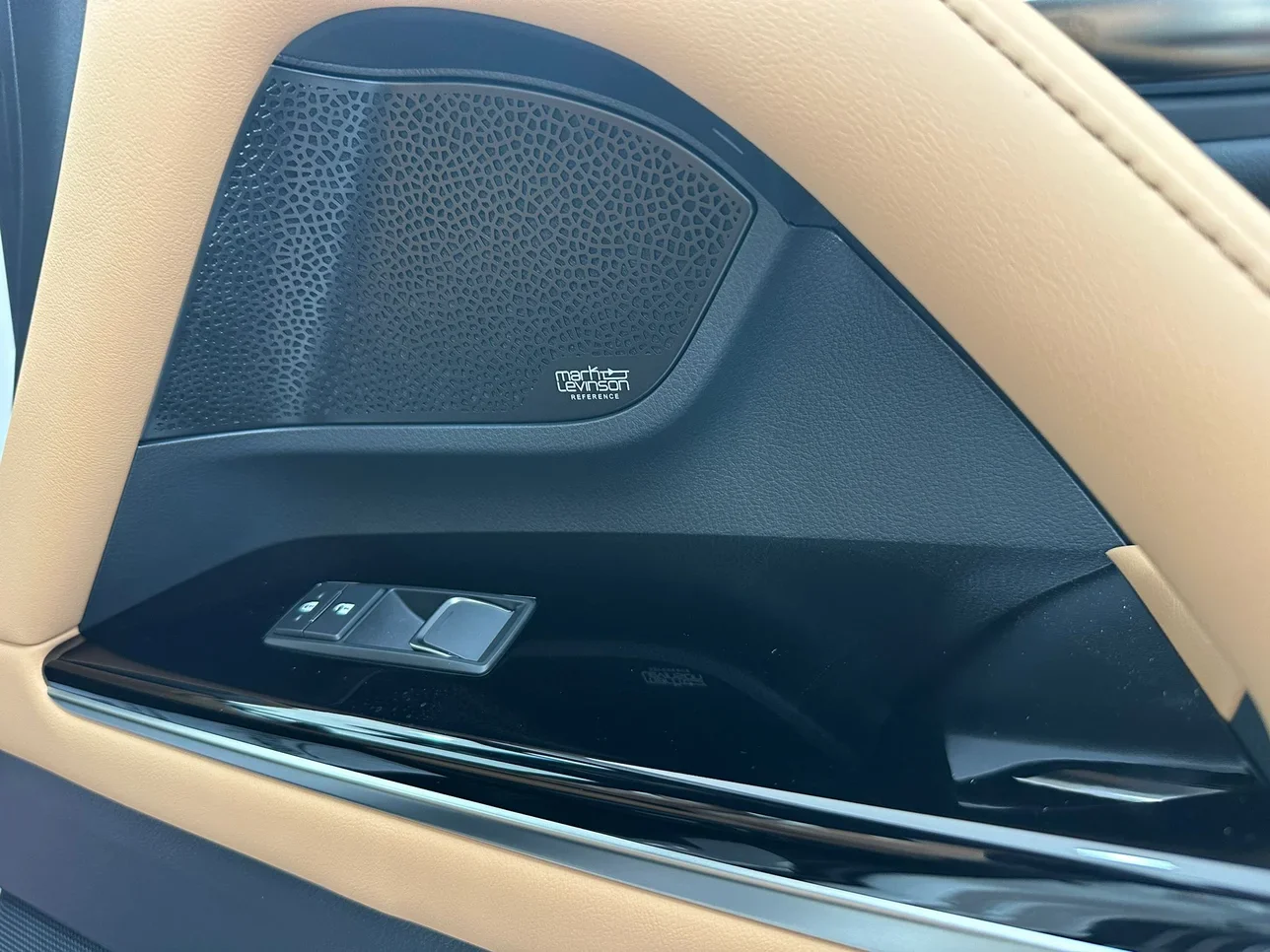 Lexus  LX  600 Luxury  2026  Automatic  0 Km  6 Cylinder  Four Wheel Drive (4WD)  SUV  White  With Warranty