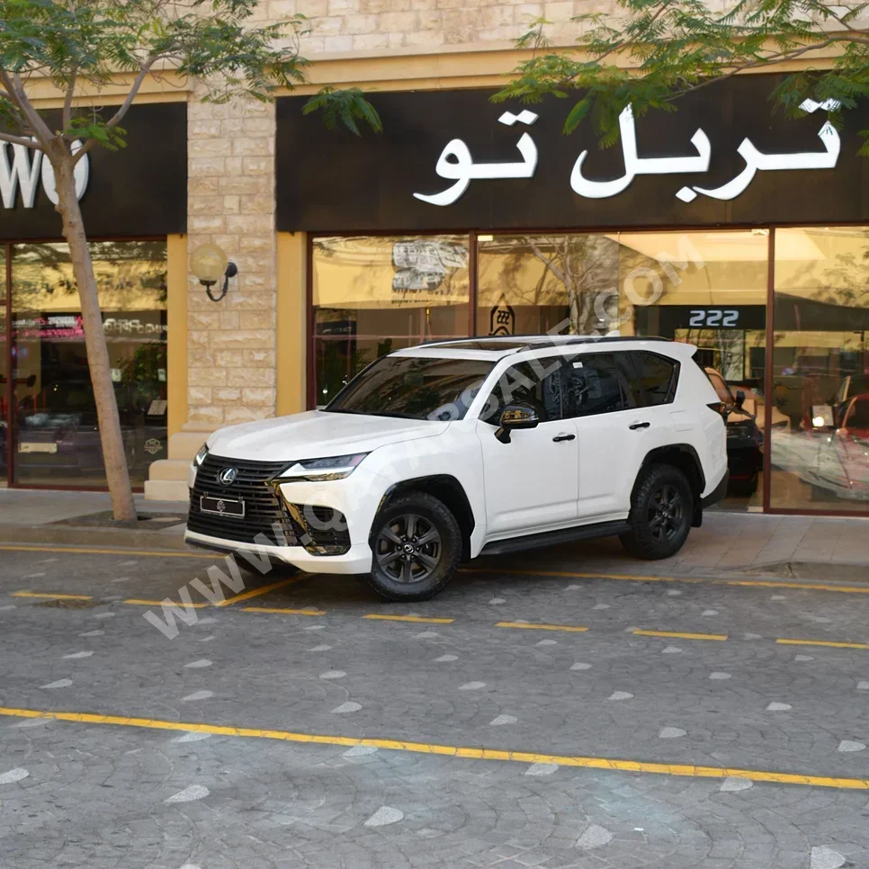Lexus  LX  600 Luxury  2025  Automatic  500 Km  6 Cylinder  Four Wheel Drive (4WD)  SUV  White  With Warranty