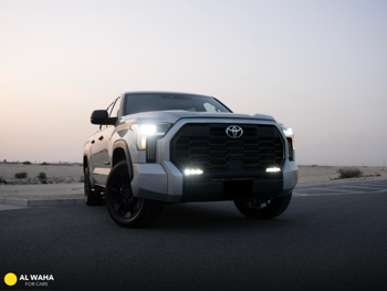 تويوتا  تندرا  SR5  2025  اوتوماتيك  35,000 كم  6 سلندر  دفع رباعي  بيكب  فضي