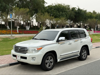 Toyota  Land Cruiser  GXR  2015  Automatic  514,000 Km  8 Cylinder  Four Wheel Drive (4WD)  SUV  White