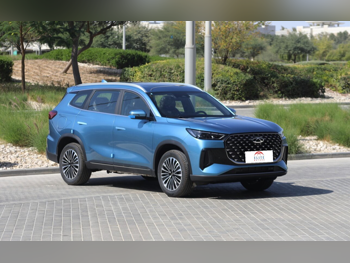 شيري  تيجو  8 برو  2026  اوتوماتيك  0 كم  4 سلندر  سحب امامي  اس يو في  سمائي  تحت الضمان