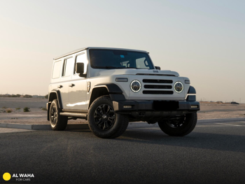 بي اي دبليو  212  تي 01  2025  اوتوماتيك  13,450 كم  4 سلندر  دفع رباعي  اس يو في  أبيض  تحت الضمان