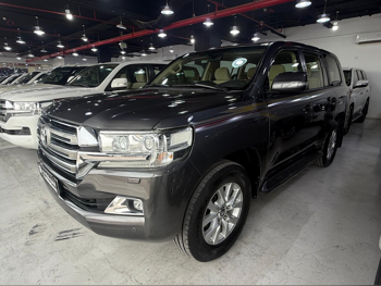 Toyota  Land Cruiser  GXR  2016  Automatic  159,000 Km  6 Cylinder  Four Wheel Drive (4WD)  SUV  Gray
