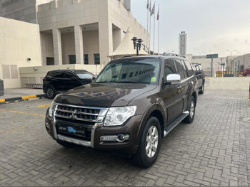 ميتسوبيشي  باجيرو  3.5  2020  اوتوماتيك  93,000 كم  6 سلندر  دفع رباعي  اس يو في  بني