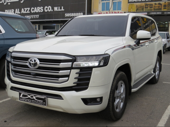 تويوتا  لاند كروزر  جي اكس ار توين توربو  2023  اوتوماتيك  60,000 كم  6 سلندر  دفع رباعي  اس يو في  أبيض  تحت الضمان