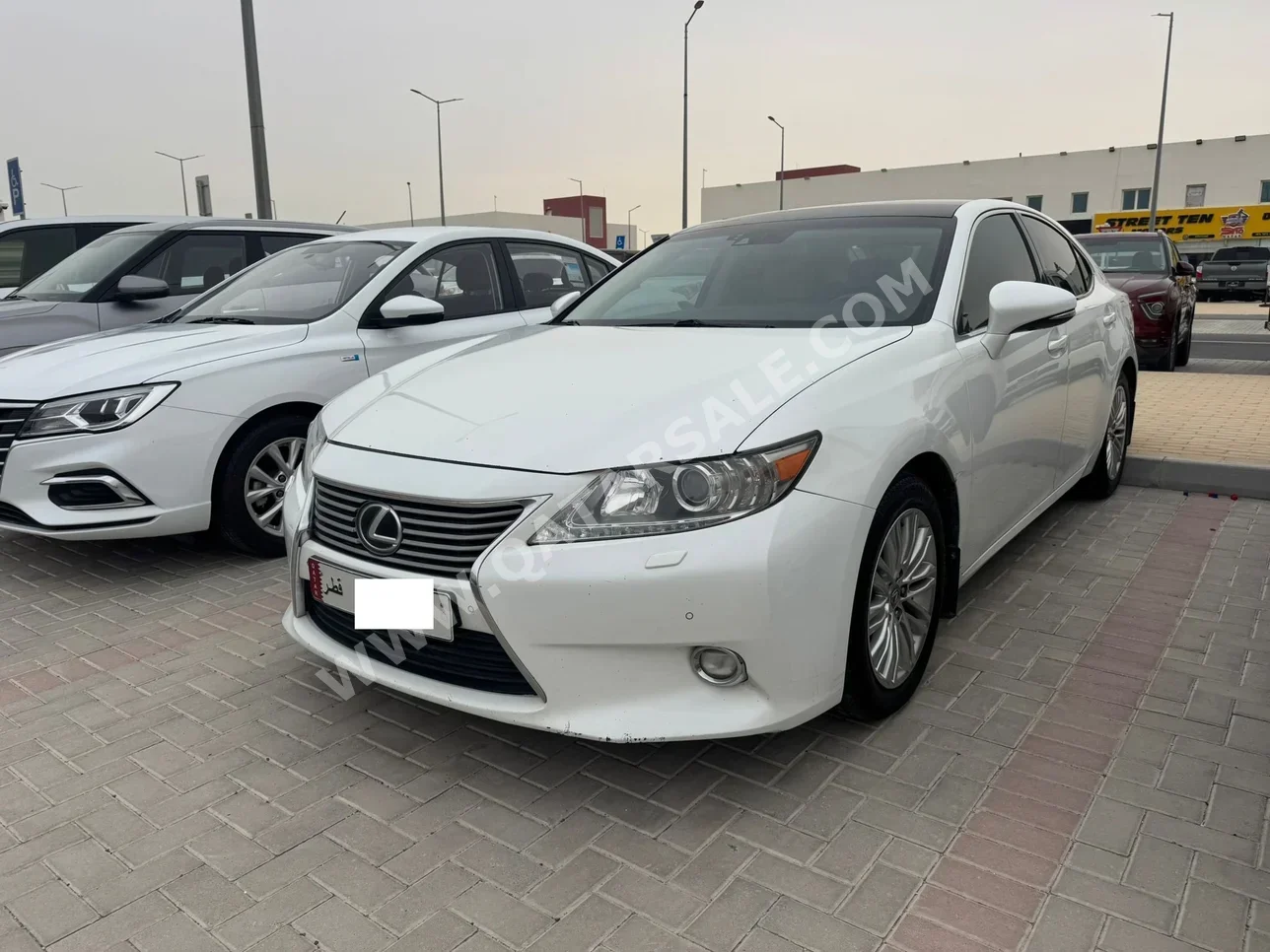 لكزس  إيه أس  350  2014  اوتوماتيك  202,000 كم  6 سلندر  دفع خلفي  سيدان  أبيض