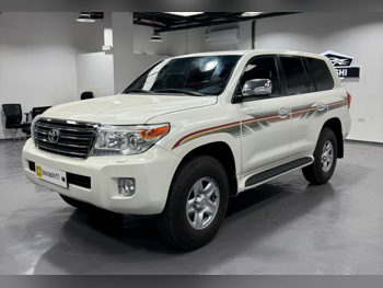 Toyota  Land Cruiser  GXR  2012  Automatic  388,000 Km  8 Cylinder  Four Wheel Drive (4WD)  SUV  White