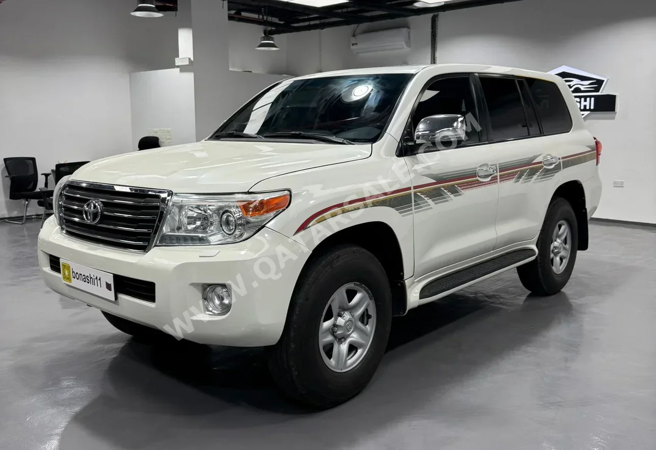 Toyota  Land Cruiser  GXR  2012  Automatic  388,000 Km  8 Cylinder  Four Wheel Drive (4WD)  SUV  White