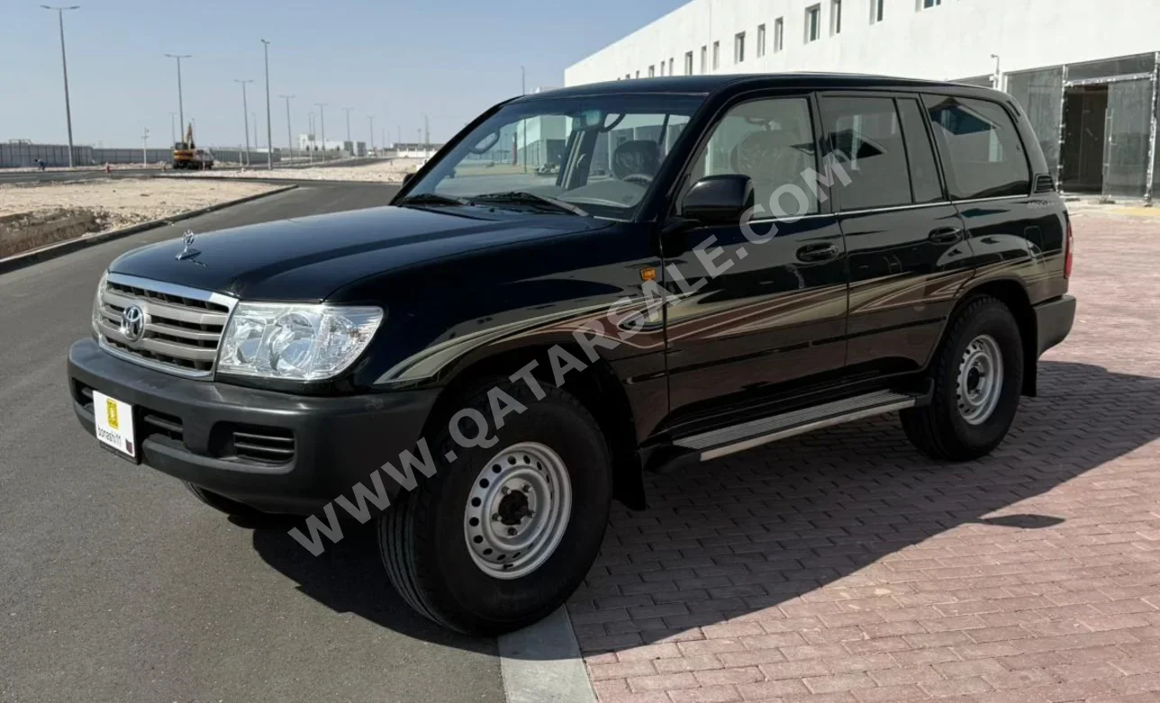 Toyota  Land Cruiser  GX  2003  Automatic  200,000 Km  6 Cylinder  Four Wheel Drive (4WD)  SUV  Black