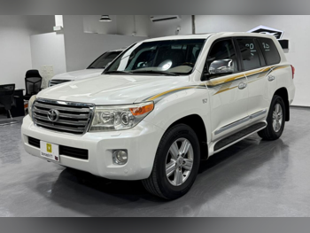 Toyota  Land Cruiser  VXR  2014  Automatic  235,000 Km  8 Cylinder  Four Wheel Drive (4WD)  SUV  White