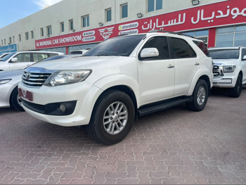 تويوتا  فورشنر  2015  اوتوماتيك  198,000 كم  6 سلندر  دفع رباعي  اس يو في  أبيض