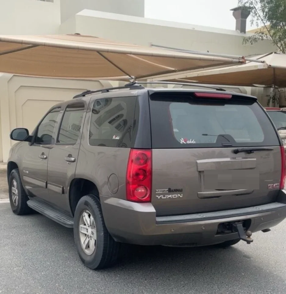 GMC  Yukon  2012  Automatic  241,000 Km  8 Cylinder  Four Wheel Drive (4WD)  SUV  Light Brown