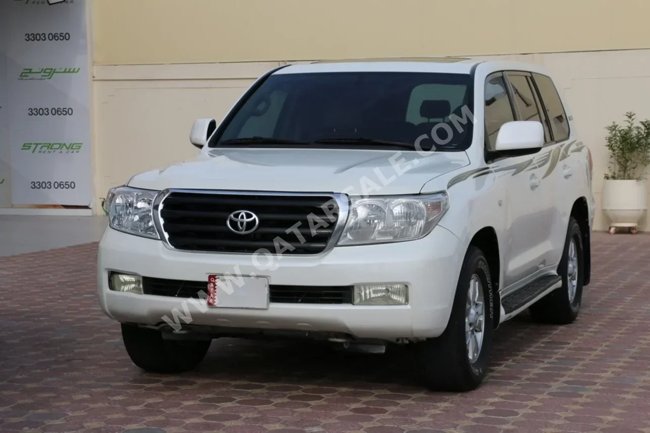 تويوتا  لاند كروزر  جي اكس ار  2010  اوتوماتيك  297,000 كم  6 سلندر  دفع رباعي  اس يو في  أبيض لؤلؤي