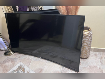 أجهزة استقبال الأقمار الصناعية والصناديق الذكية - مع جهاز التحكم عن بعد