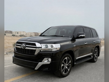 Toyota  Land Cruiser  VXR  2021  Automatic  115,000 Km  8 Cylinder  Four Wheel Drive (4WD)  SUV  Black