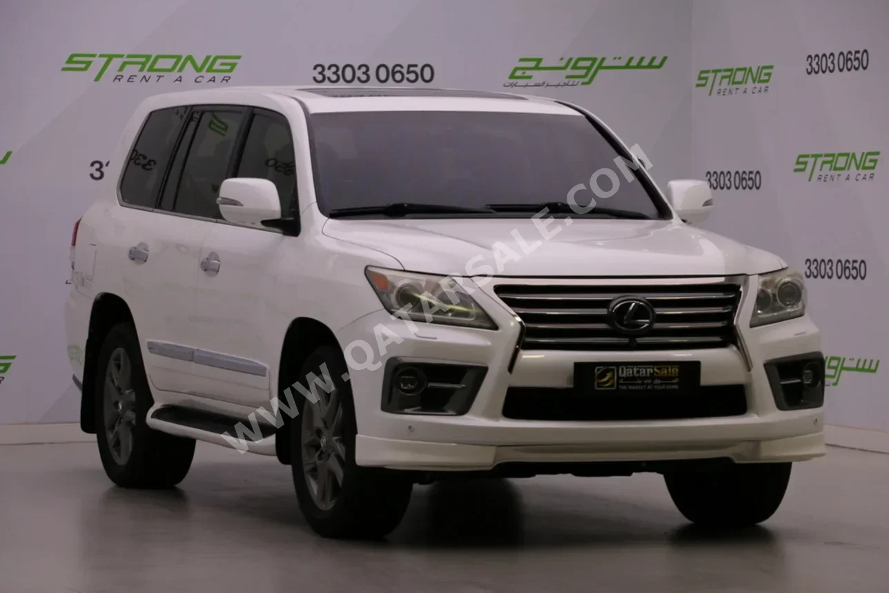 Lexus  LX  570 S  2014  Automatic  245,000 Km  8 Cylinder  Four Wheel Drive (4WD)  SUV  White
