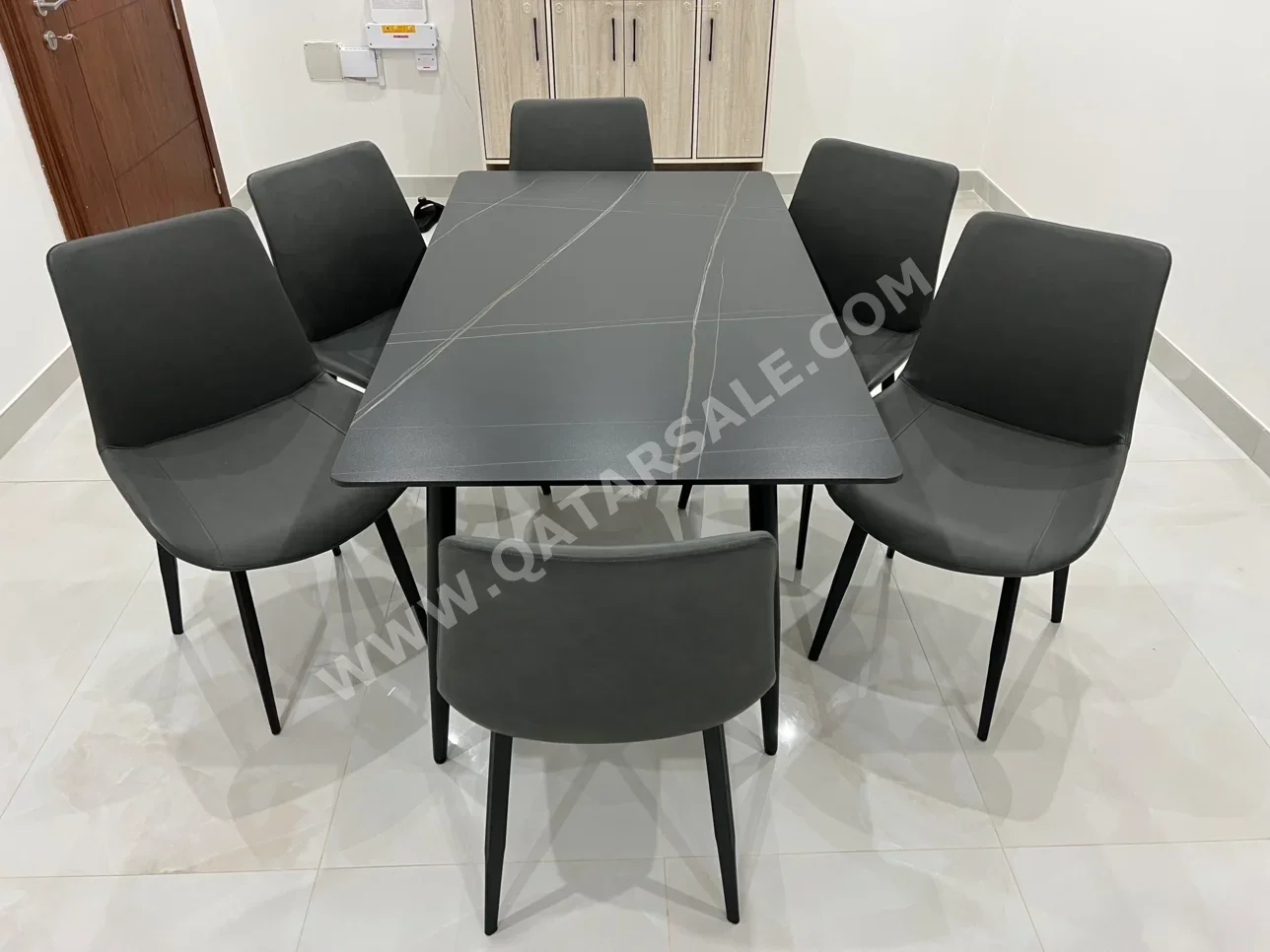 Chairs, Stools & Benches - Black