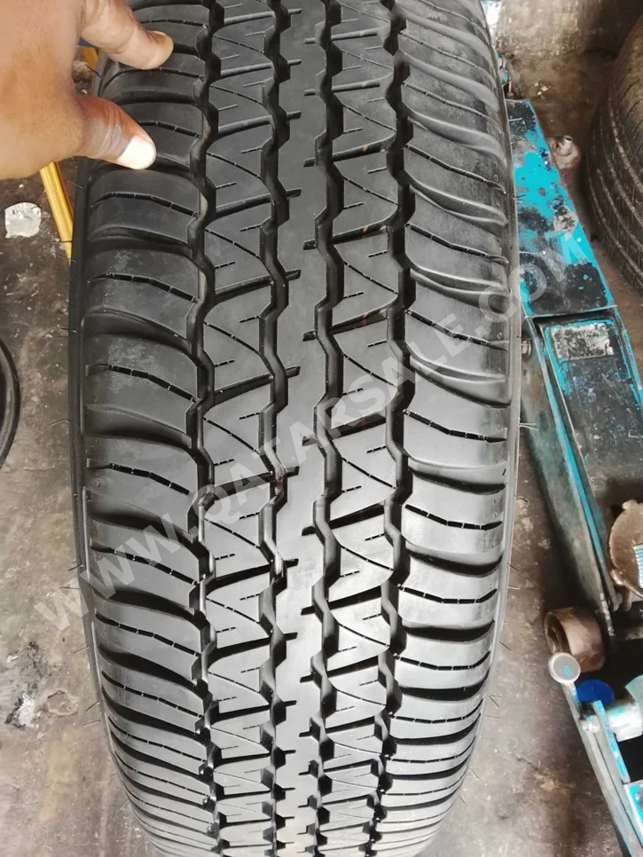 العجلات والجنوط (الرنقات) دنلوب صنع في اليابان \  4 مواسم  17"