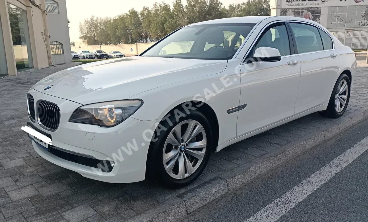 بي ام دبليو  الفئة - السابعة  730 Li  2012  اوتوماتيك  27,000 كم  6 سلندر  دفع خلفي  سيدان  أبيض