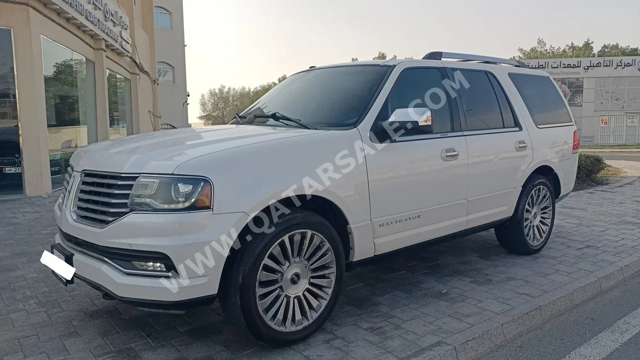 Lincoln  Navigator  L  2015  Automatic  136,000 Km  6 Cylinder  Four Wheel Drive (4WD)  SUV  White