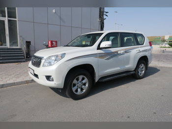 تويوتا  برادو  2011  اوتوماتيك  176,000 كم  6 سلندر  دفع رباعي  اس يو في  أبيض