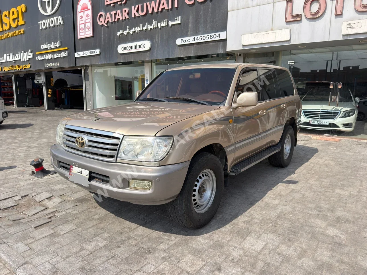 Toyota Land Cruiser VXR 2005 Automatic 330,000 Km 8 Cylinder Four Wheel Drive (4WD) SUV Bronze