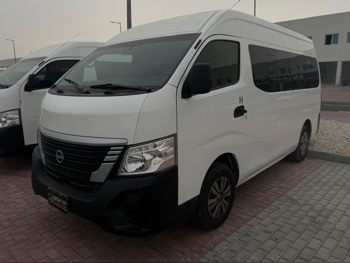 Nissan  Urvan  2022  Manual  200,000 Km  4 Cylinder  Front Wheel Drive (FWD)  Van / Bus  White