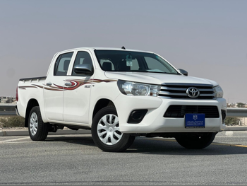 تويوتا  هاي لوكس  2016  عادي  14,000 كم  4 سلندر  دفع خلفي  بيكب  أبيض