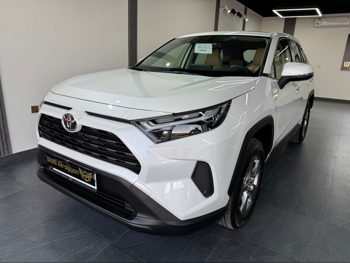 تويوتا  راف 4  2025  اوتوماتيك  0 كم  4 سلندر  دفع رباعي  اس يو في  أبيض  تحت الضمان