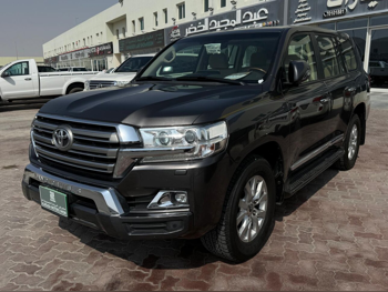 Toyota  Land Cruiser  GXR  2018  Automatic  107,000 Km  8 Cylinder  Four Wheel Drive (4WD)  SUV  Gray