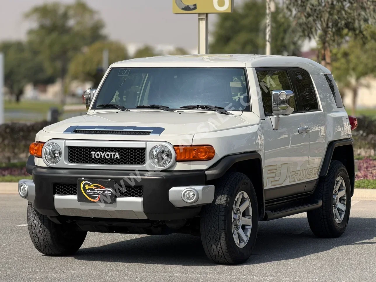 تويوتا إف جي كروزر 2020 اوتوماتيك 147,000 كم 6 سلندر دفع رباعي اس يو في أبيض