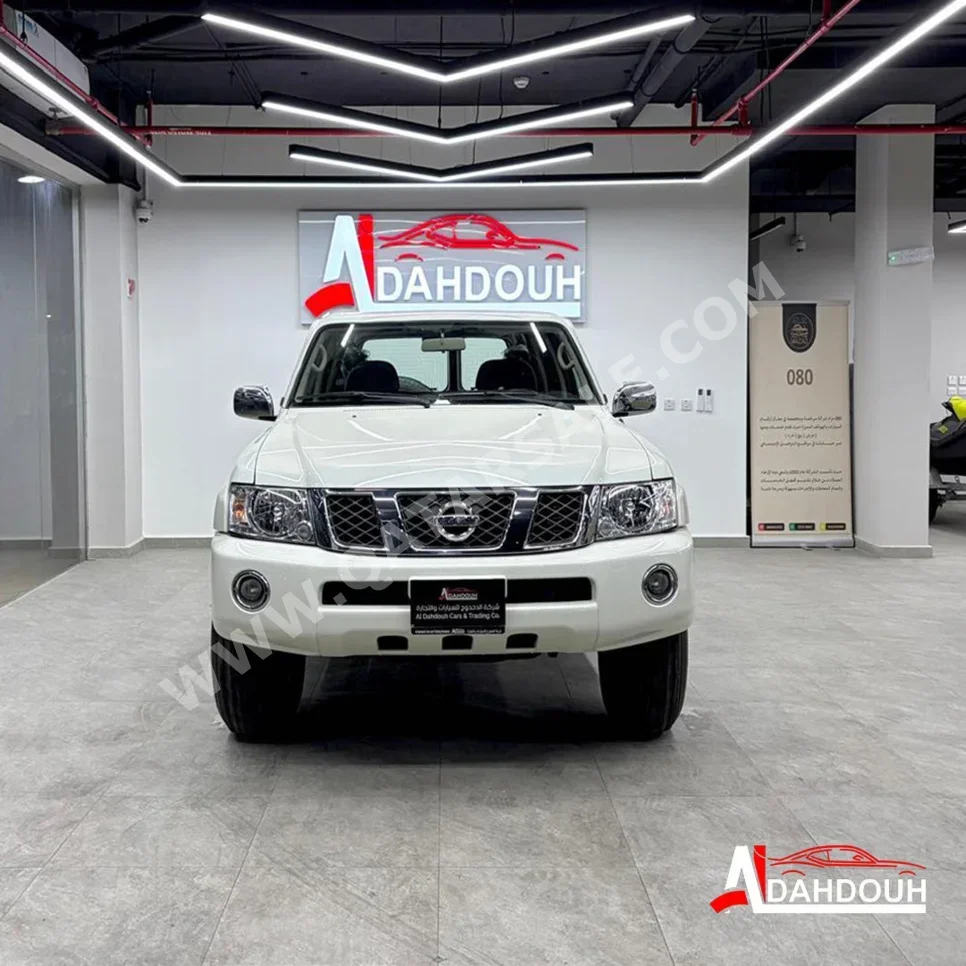 Nissan Patrol Safari 2021 Manual 32,000 Km 6 Cylinder Four Wheel Drive (4WD) SUV White
