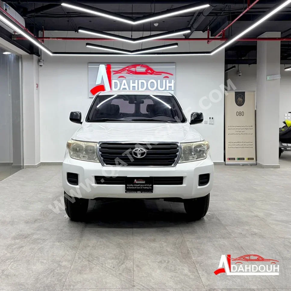 Toyota  Land Cruiser  G  2014  Automatic  273,000 Km  6 Cylinder  Four Wheel Drive (4WD)  SUV  White